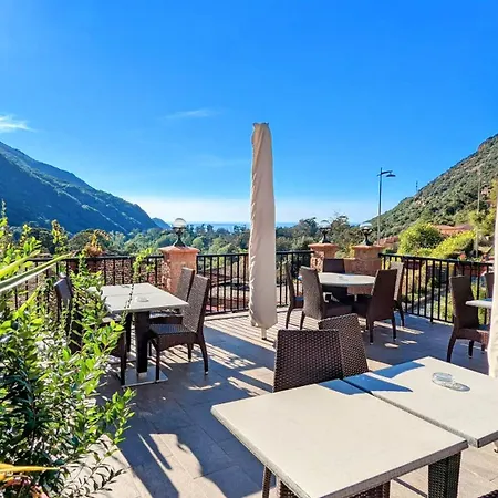 Le Porto Appart T2 Rénové 800m Immeuble En Pierre Avec Terrasse Commune Vue Barbecue Porto (Corsica)