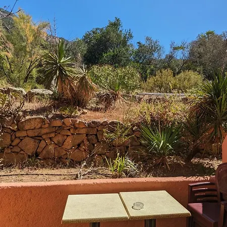 Le Porto Appart T2 Rénové 800m Immeuble En Pierre Avec Terrasse Commune Vue Barbecue * Porto (Corsica)
