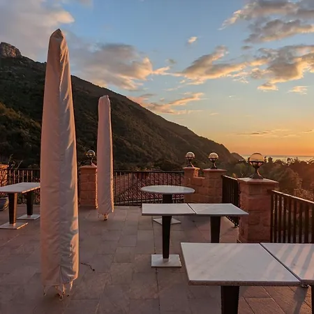 Apartment Le Porto Appart T2 Rénové 800m Immeuble En Pierre Avec Terrasse Commune Vue Barbecue *